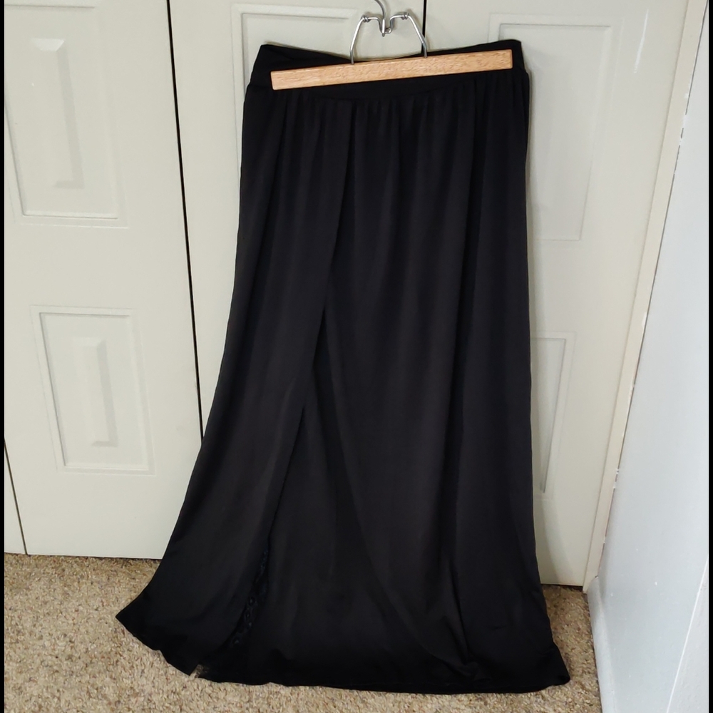 Black skirt with lace split